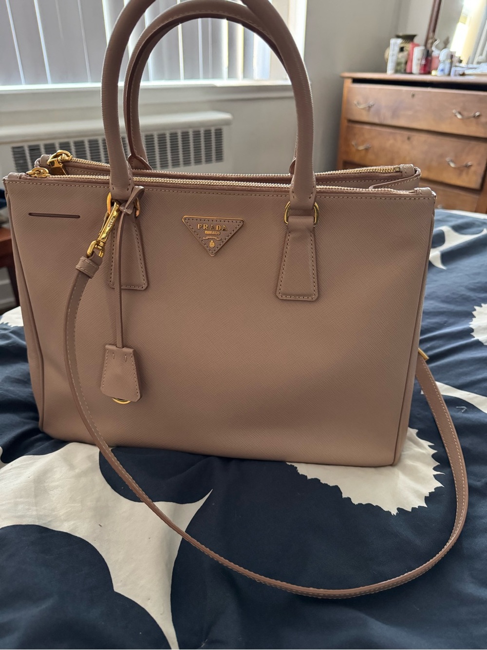 Prada Galleria in this summers soft pink! Pristine.